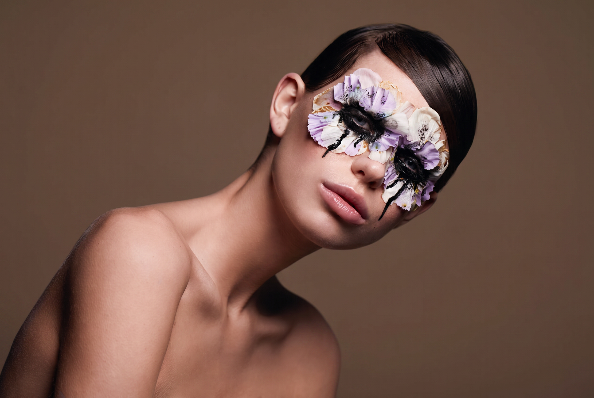 Beauty-portræt fotograferet i blødt studielys